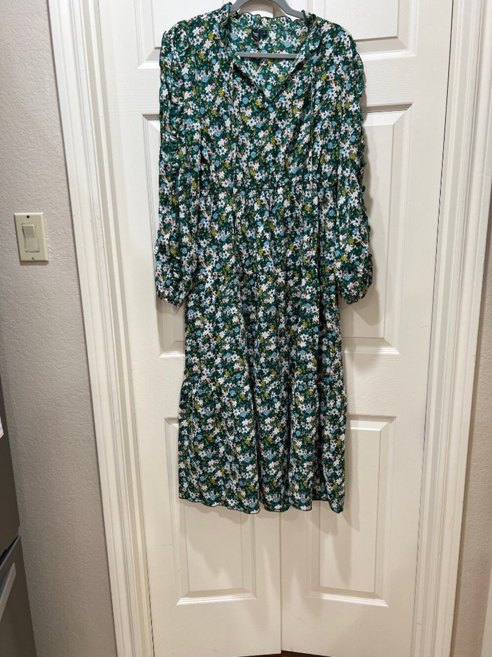 Women’s SHEIN Frenchy Green Floral Midi Dress Ruffle Long Sleeve Tiered - Large